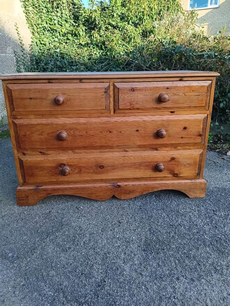 Quality solid pine chest 