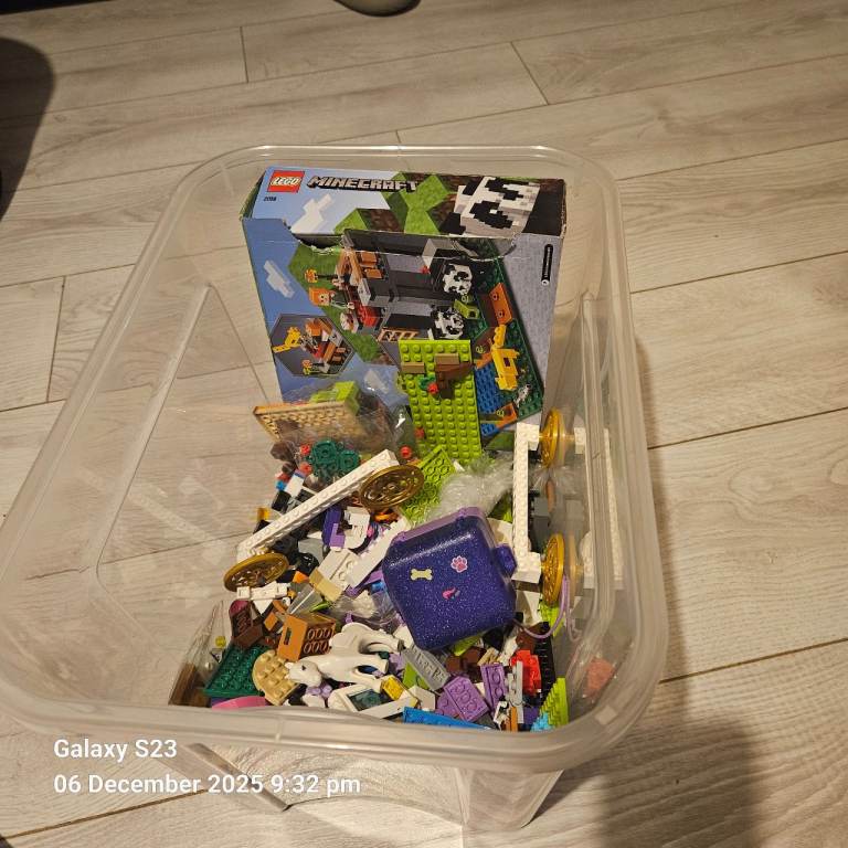 image for Lego Mixed Bundle including Friends & Minecraft