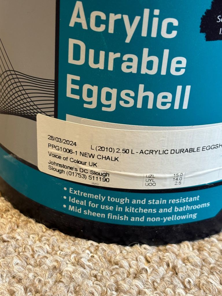 Acrylic Durable eggshell 2.5litres - colour 'New Chalk' by Johnstones