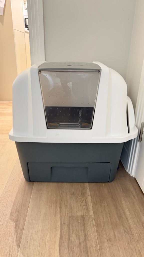 Catit SmartSift Hooded Litter Box
