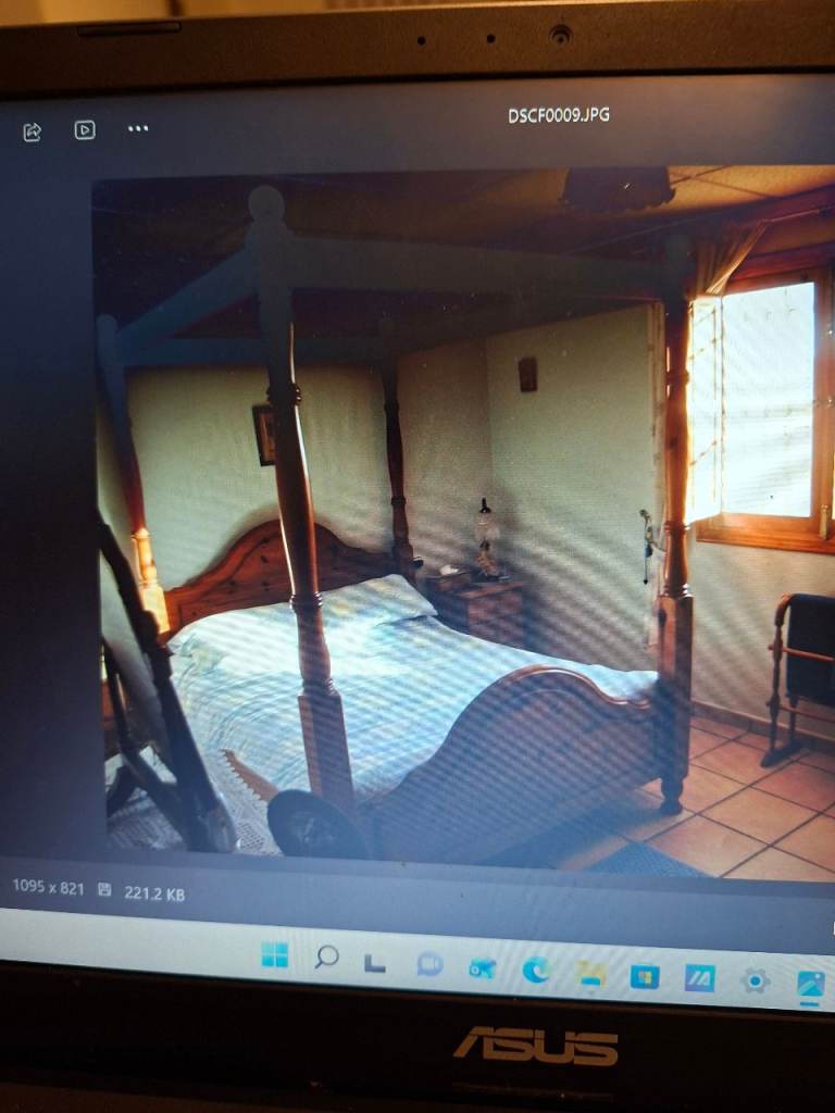 Spanish 4 poster bed