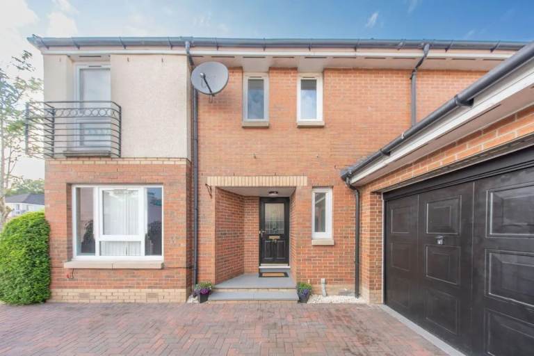 Fabulous 4 bedroom Detached property **** Bankton *****