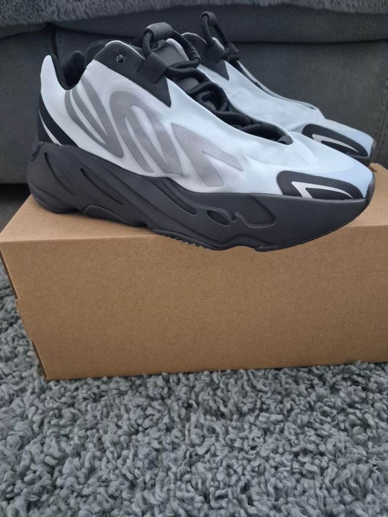 Kids brand new yeezy 700