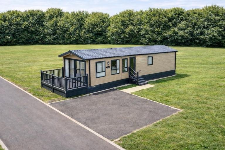 Delta Superior in Gilberdyke  - Lodge / Caravan 