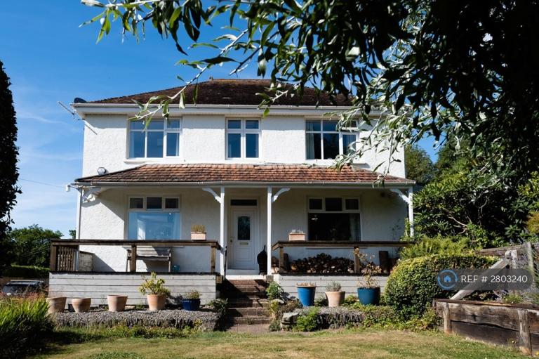 4 bedroom house in Hillside Gardens, Heddon Mill, Braunton, EX33 (4 bed) (#2803240)