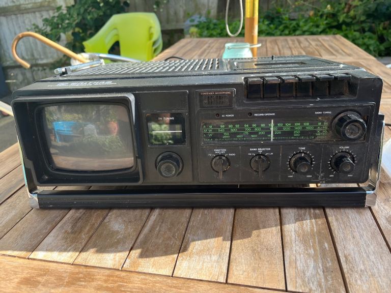 Waltham W154 Portable TV Radio Cassette Player
