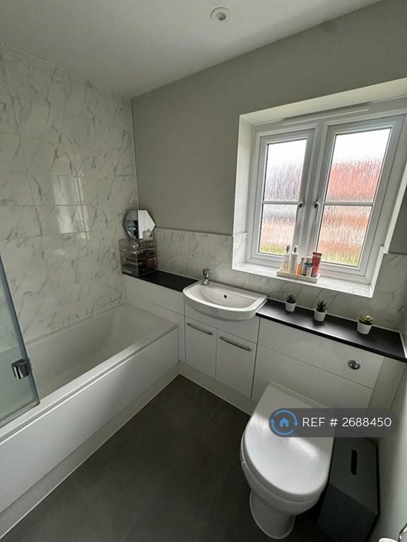 3 bedroom house in Hodgkin Way, Didcot, OX11 (3 bed) (#2688450)