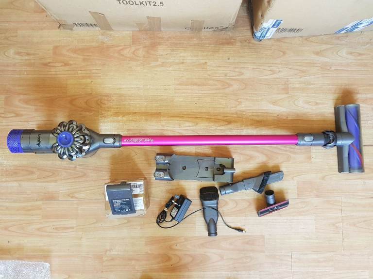 Dyson V6 Animal Cordless Vacuum Cleaner – Good Condition