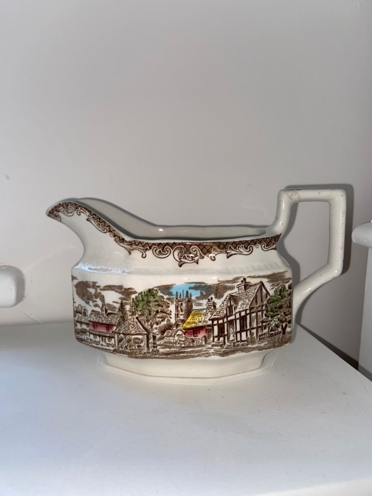 Enoch Wedgewood Shakespeare's Sonnets gravy boat