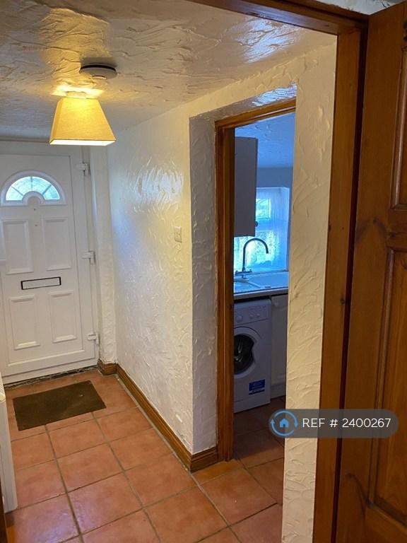 2 bedroom flat in Nightingale Road, Hitchin, SG5 (2 bed) (#2400267)