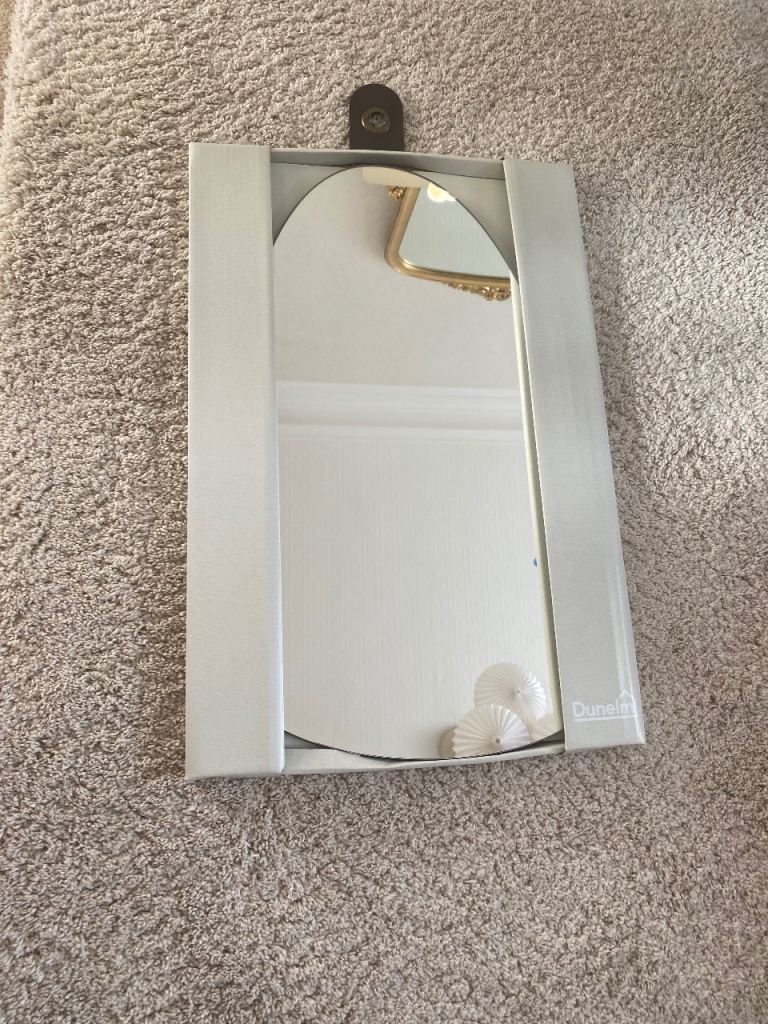 Wall hanging mirror