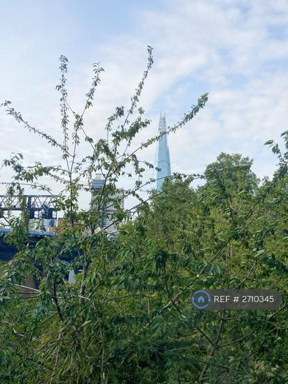 2 bedroom flat in Tower Bridge Road, London, SE1 (2 bed) (#2710345)
