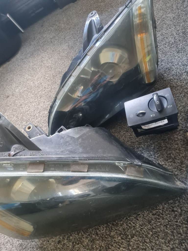 Ford focus mk2 xenon hid headlights x2 