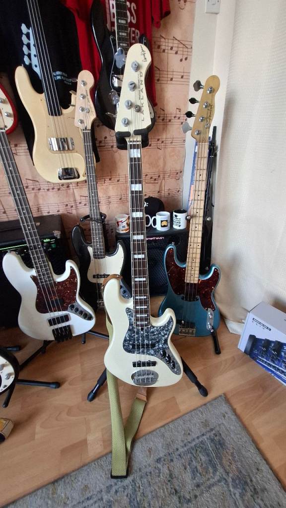 Lakland Darryl Jones bass 