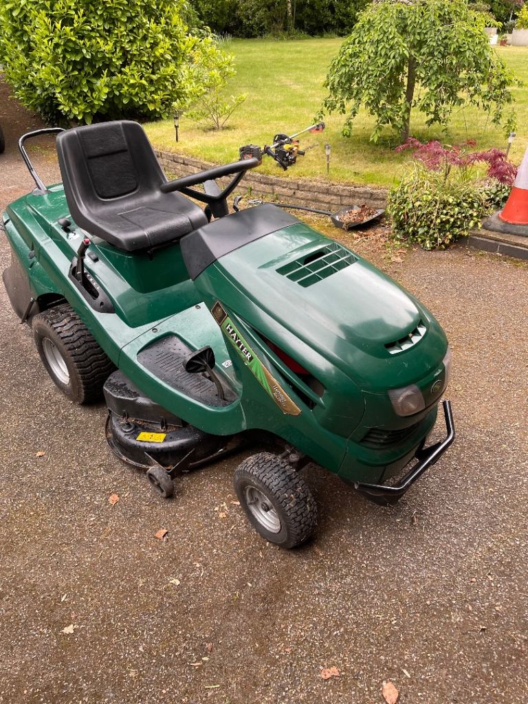 17 hp Briggs engine Lawn Tractor