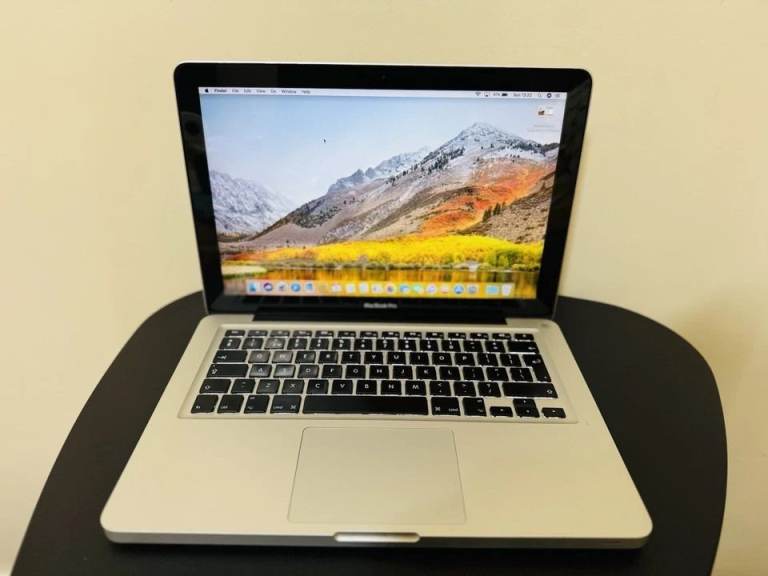 Apple MacBook Pro i7 (A1286 - Year 2011) - 3820 QM 2.7 GHz, 8 GB RAM, - 1 TB GB HDD - OS High Sierra