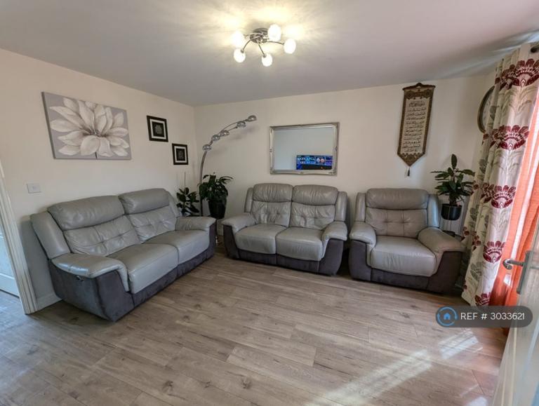 3 bedroom house in Madura Gardens, Whitehouse, Milton Keynes, MK8 (3 bed) (#3033621)