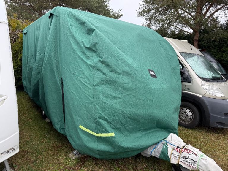 Maypole Breathable Caravan Cover
