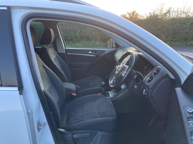 2013 Volkswagen Tiguan 2.0 TDI BlueMotion Tech SE 4WD Euro 5 (s/s) 5dr ESTATE Diesel Manual