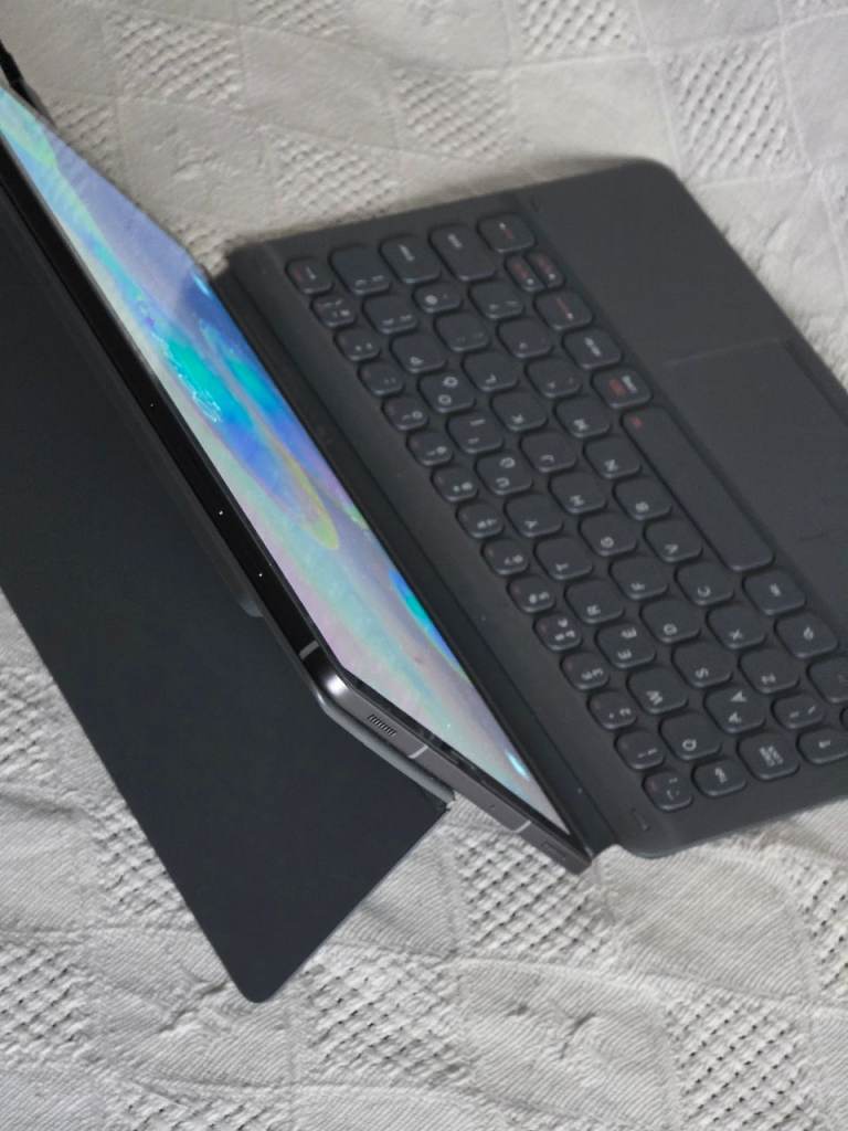 Samsung Galaxy Tab S6 SM-T860 (not Lite) | 6GB | 128GB + Book Cover Keyboard & Chardingdock