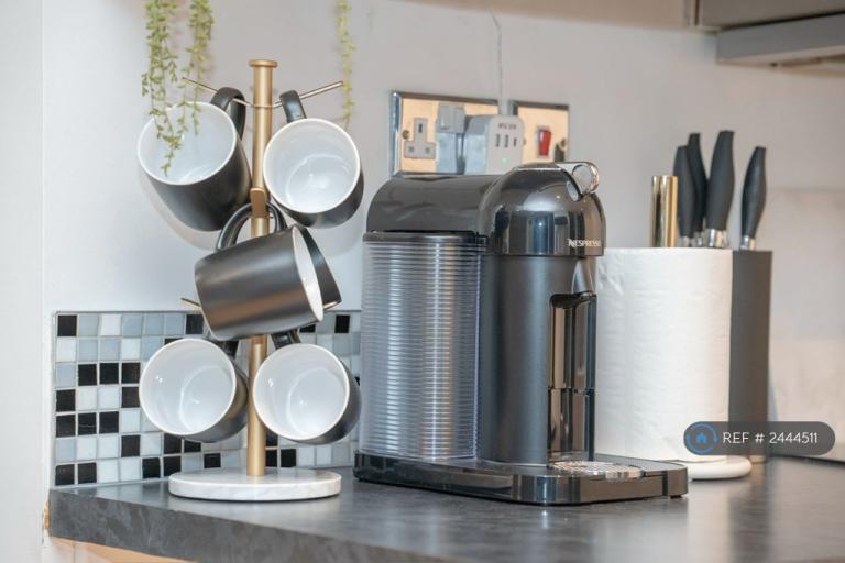 1 bedroom flat in Ability Place, London, E14 (1 bed) (#2444511)