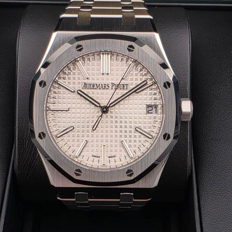 Audemars Piguet Royal Oak Selfwinding Ref. 15510ST – Silver Dial, 2026, Unworn, Full Set