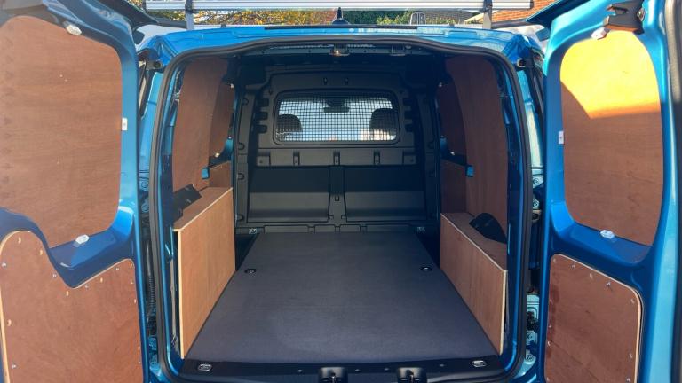 2022 Volkswagen Caddy Maxi Caddy Cargo Maxi C20 Diesel 2.0 TDI 122PS Commerce Pro Van DSG Van Die...