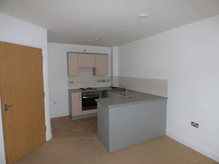 2 bedroom flat in Palace Court, Wardle Street, Tunstall, Stoke-on-Trent, ST6 6AL