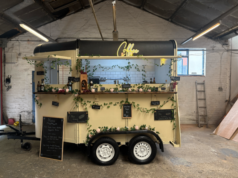 Catering Trailer✅ Horse Trailer Conversion✅ Mobile Bar✅ Coffee ☕️ Certification📑 Delivery 🚚 