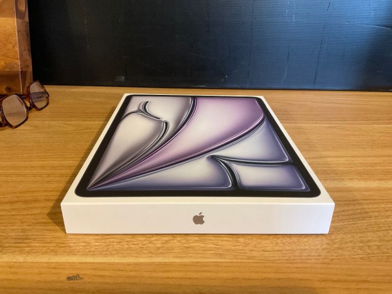 IPAD AIR 13 INCH | 1TB SORAGE | WI-FI/SIM FREE | SPACE GREY | £1100