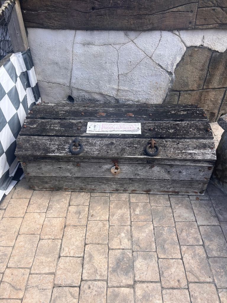 Free wooden chest