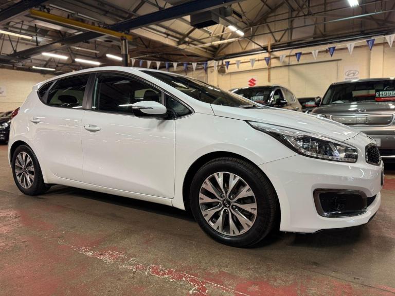 2016 Kia Ceed 1.6 CRDi 3 Euro 6 (s/s) 5dr HATCHBACK Diesel Manual
