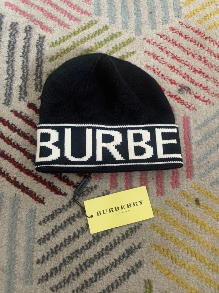 Burberry beanie 