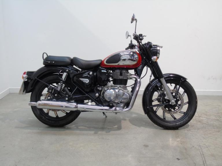 2023 Royal Enfield Classic 350 in Chrome/Red