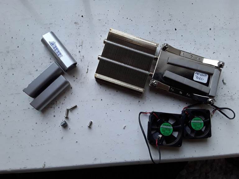 Advent 7060 heatsink, fans, hinge covers.