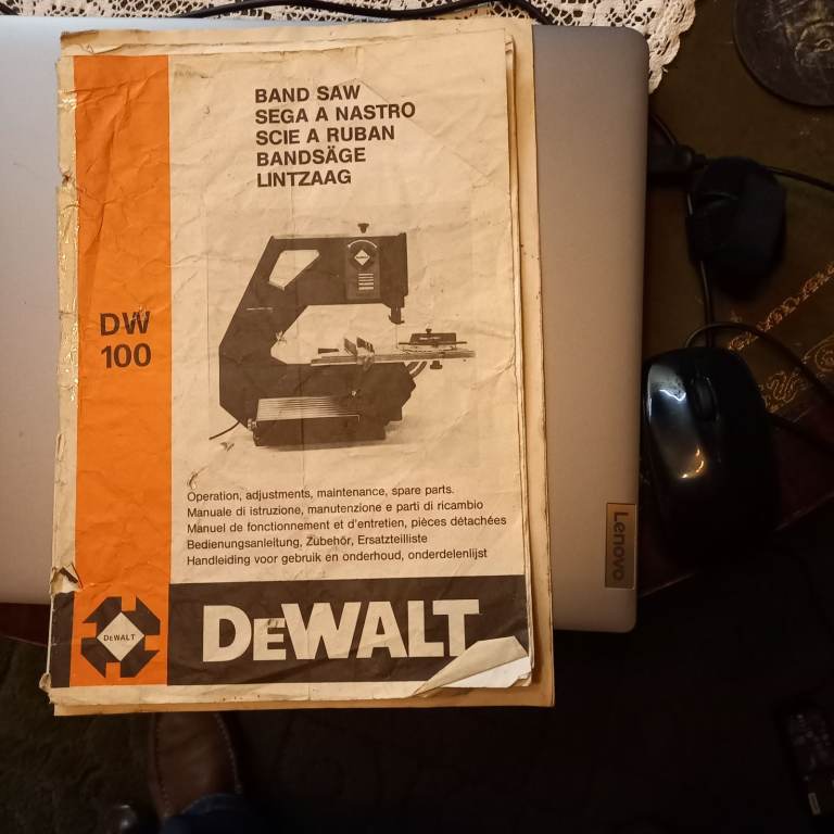 DeWalt DW100 Band Saw – Good Condition, with Manual