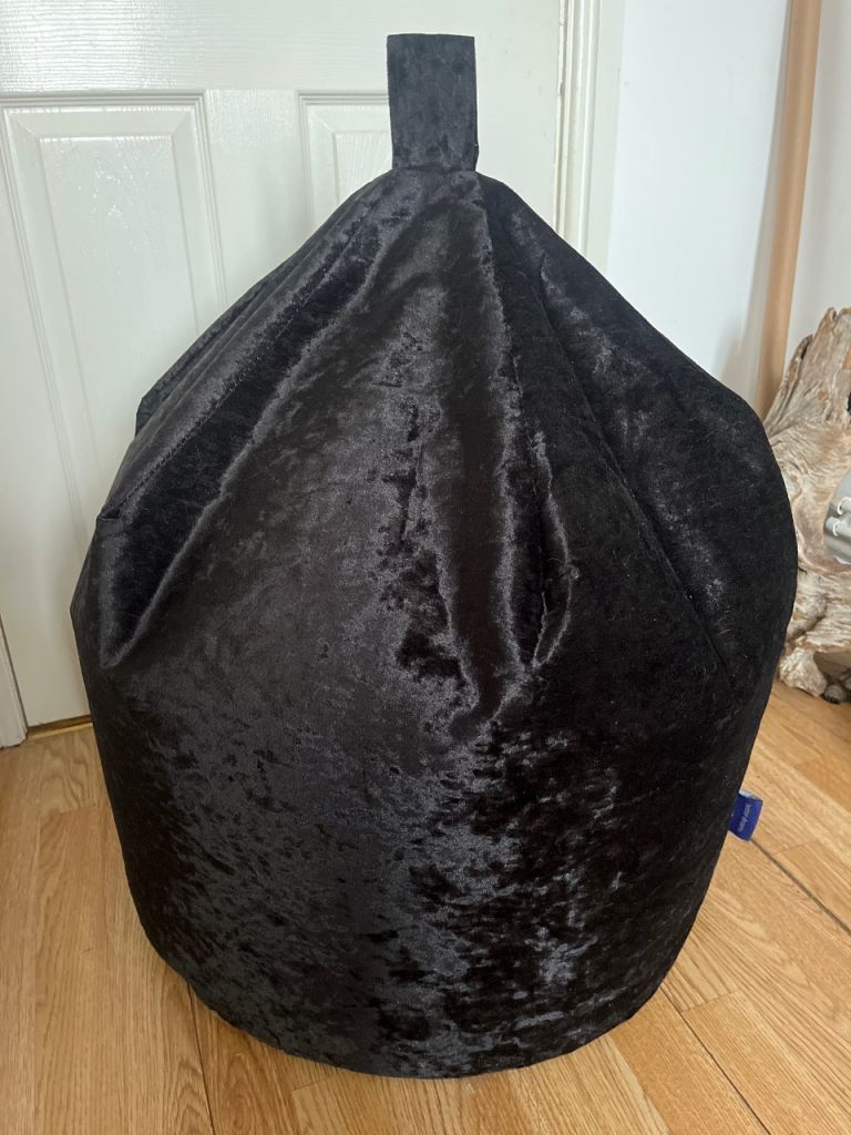 Black beanbag 