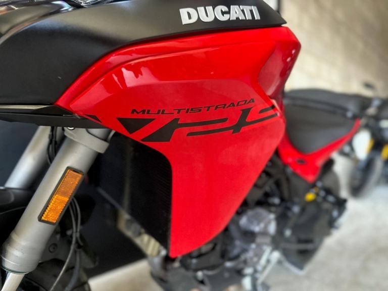 Stunning Low Mileage 2024/24 Ducati Multistrada V2S Motorcycle 
