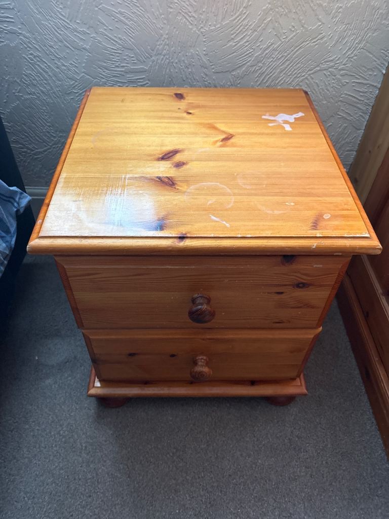 Chest of drawers 