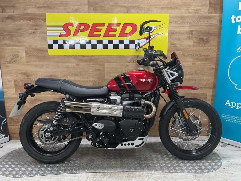 TRIUMPH SCRAMBLER 900