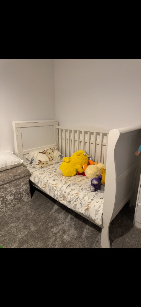 White Cot Bed / Toddler Bed – Great Condition