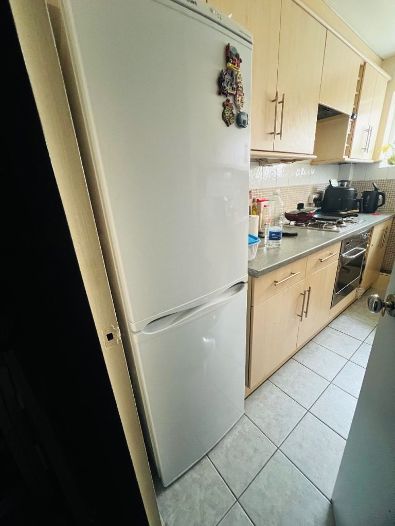 HOTPOINT Fridge Freezer – White, Good Condition