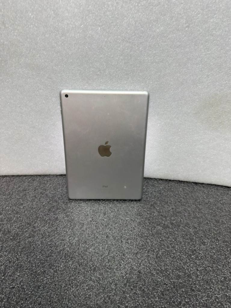 immaculate Apple iPad 10 inch 5th Gen 32GB with Fingerprint Rose Gold White