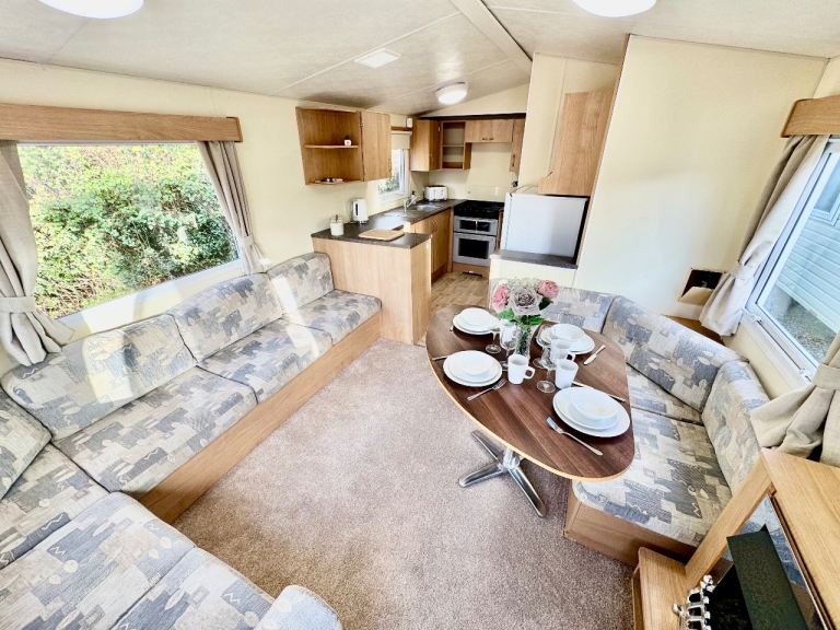 !Reduced! 2 bed static caravan , clacton on sea Essex , for sale.