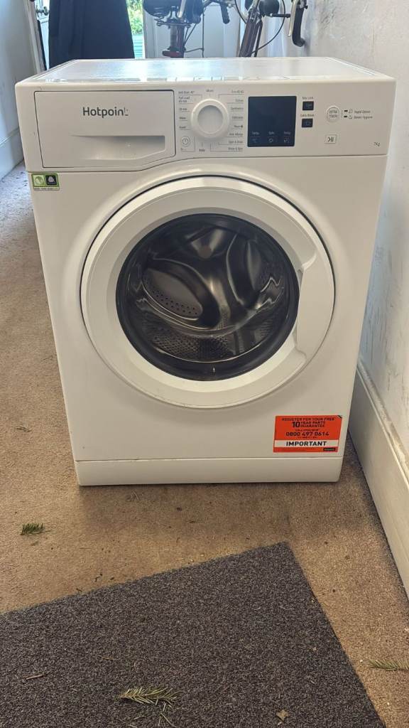 Mint condition fully operational 7kg washing machine for sale 