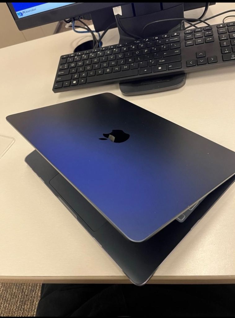 Excellent condition 13" MacBook Air M3 16GB 1TB Midnight