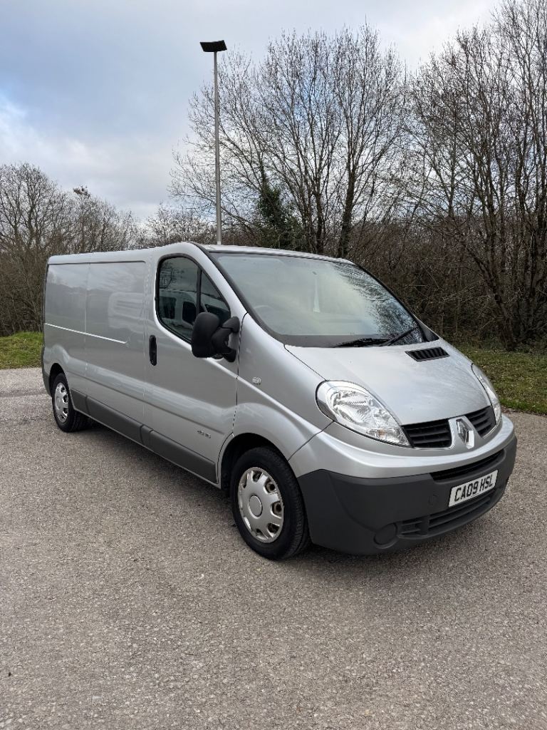 Renault Traffic LWB Van