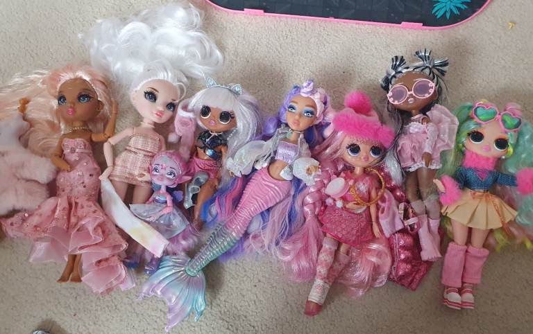 Lol OMG amd Rainbow High Dolls