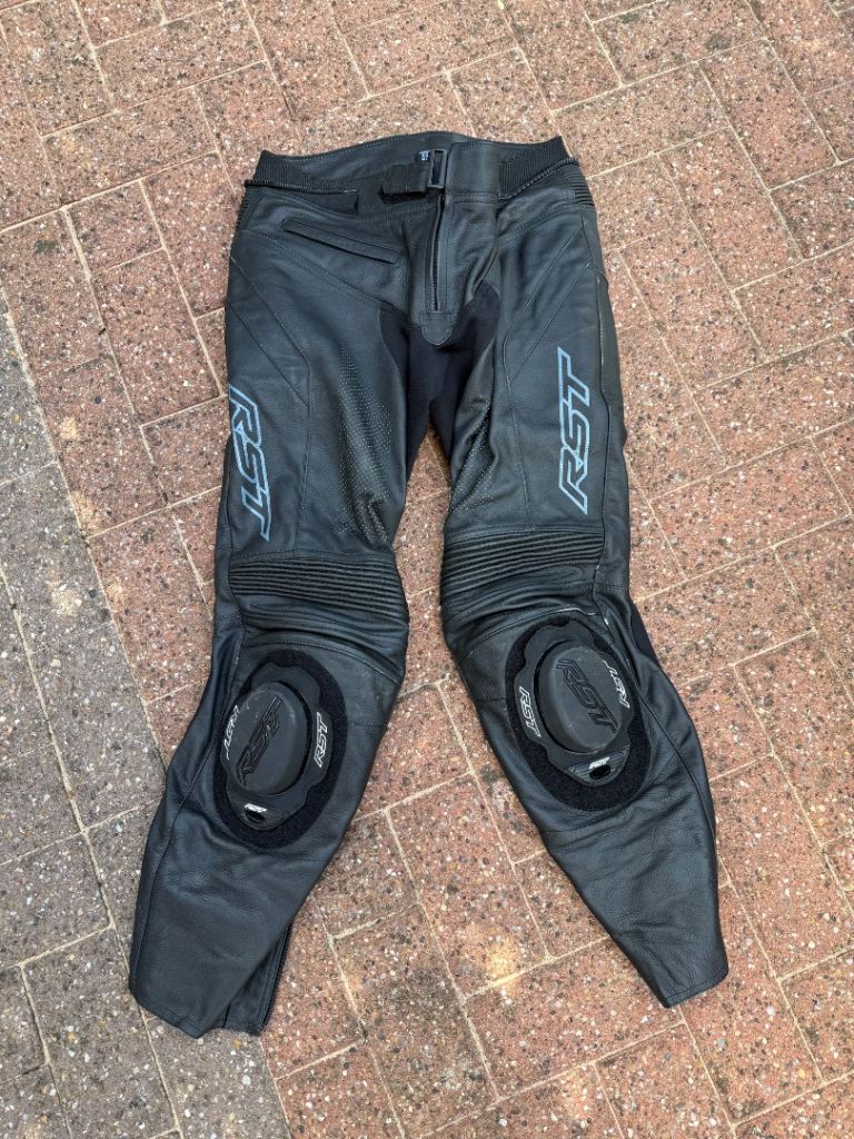 Mens RST leather motorcycle leans size 34