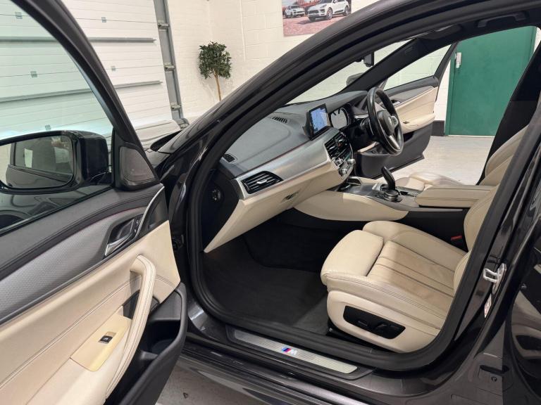  BMW 5 Series 3.0 530d M Sport Touring 5dr Diesel Auto xDrive Euro 6 (s/s) (265 ps) Diesel Automatic